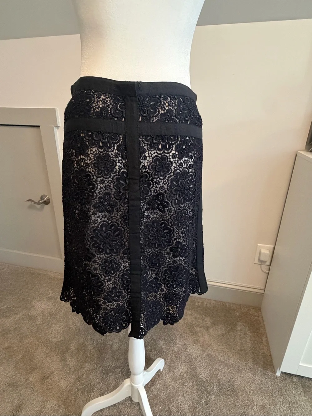 CHANEL 04P Vintage Black Guipure Floral Lace Silk Lined Midi Skirt Fr 38 US 6
